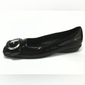 Cole Haan black flats patent leather size 7.5‎